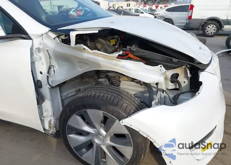 2022 Tesla Model Y Long Range Dual Motor All-Wheel Drive z USA, uszkodzony, nr VIN 7SAYGAEE5NF405257